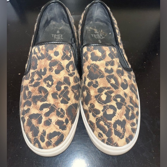 Leopard sneaker/flats - Picture 2 of 4